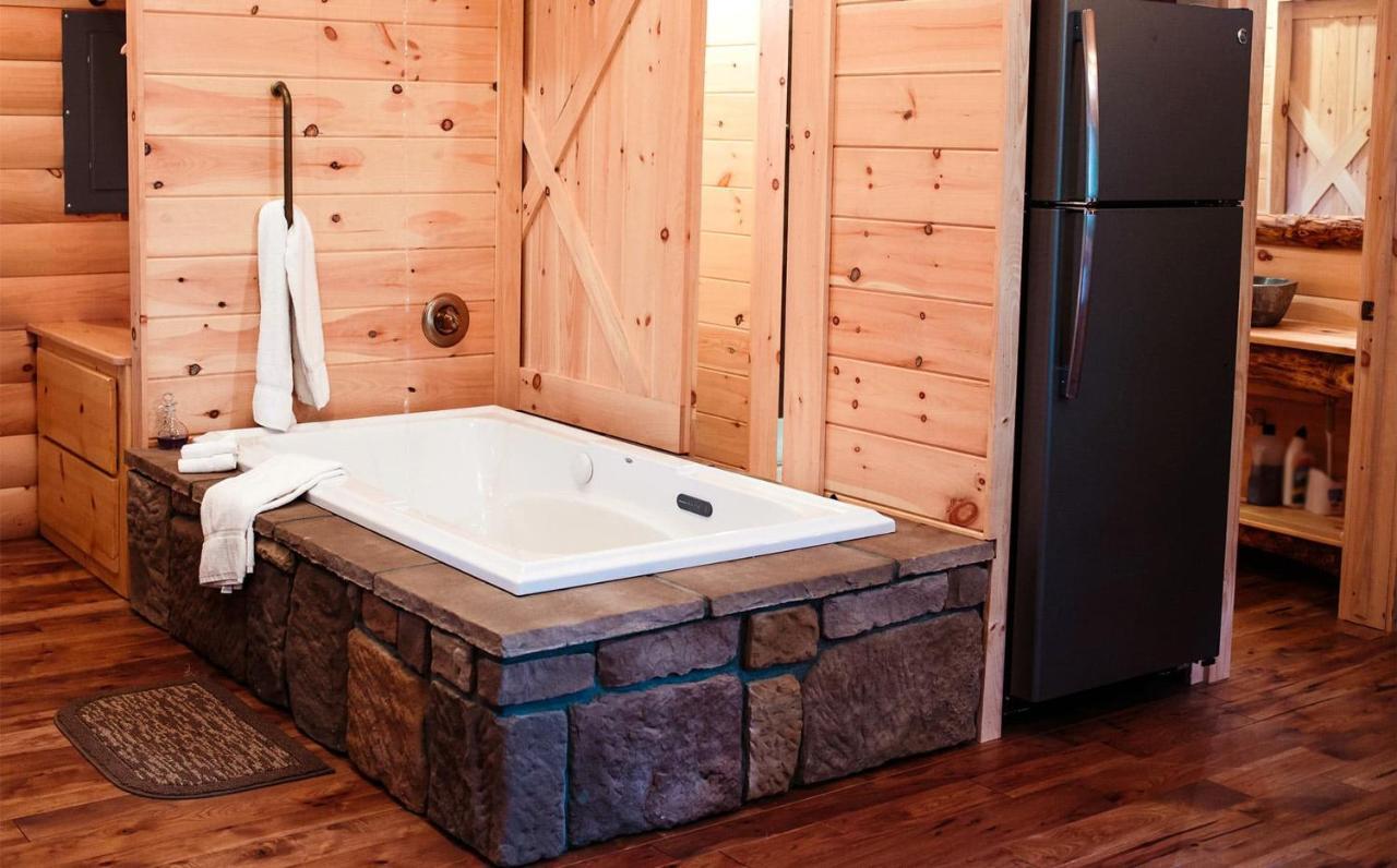 Cricket Hill Treehouse B By Amish Country Lodging 밀러스버그 외부 사진