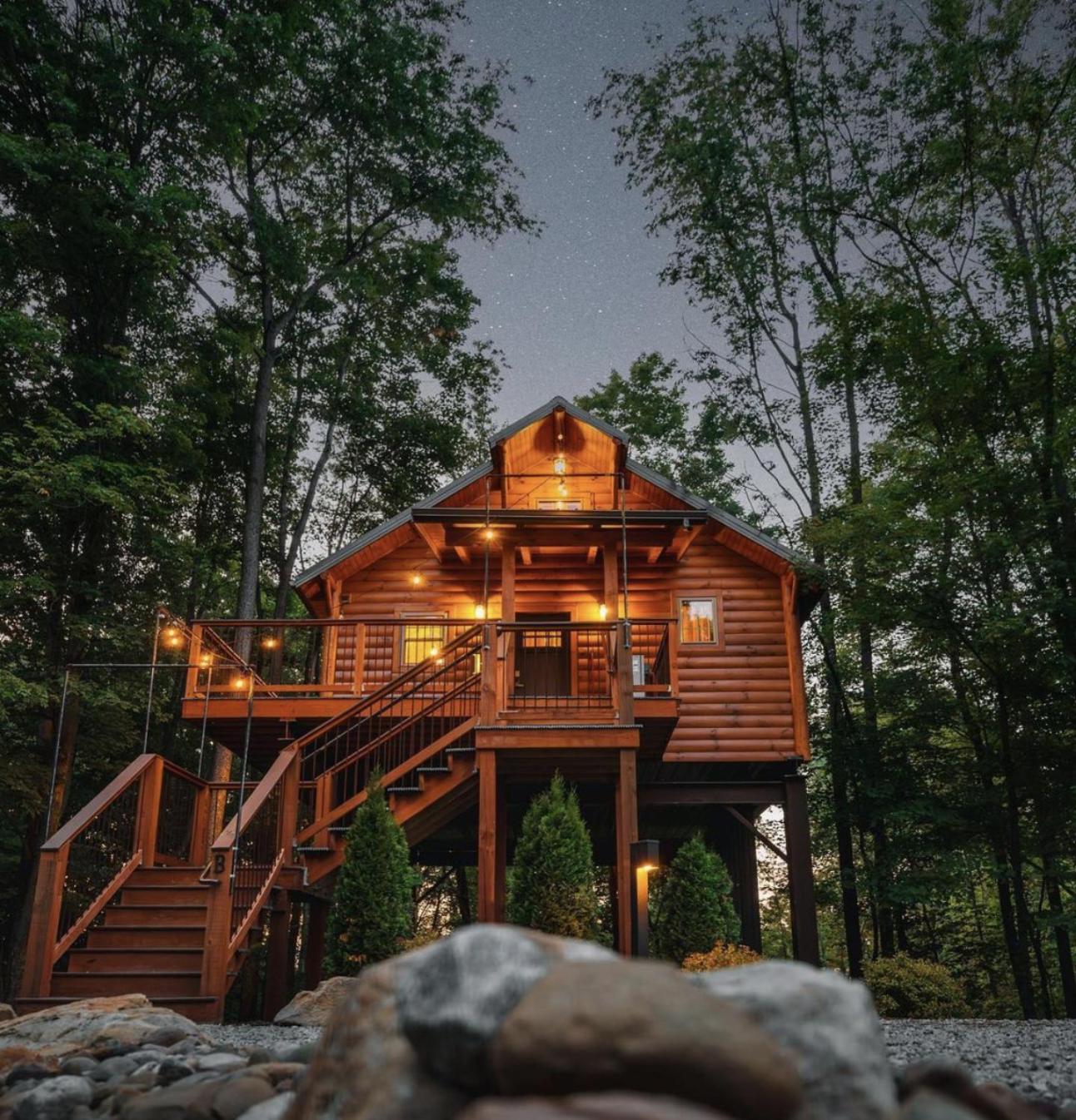 Cricket Hill Treehouse B By Amish Country Lodging 밀러스버그 외부 사진